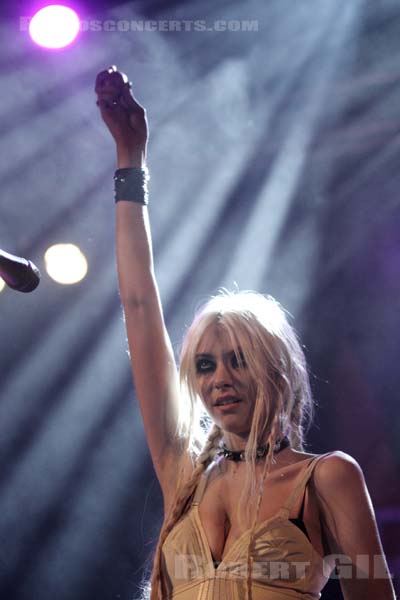 THE PRETTY RECKLESS - 2011-06-08 - PARIS - Le Trianon - 